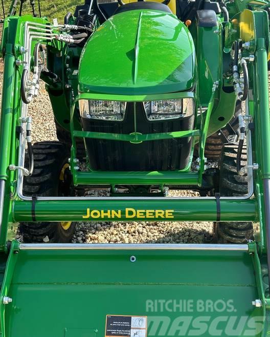 John Deere 3038E Kompaktie traktori