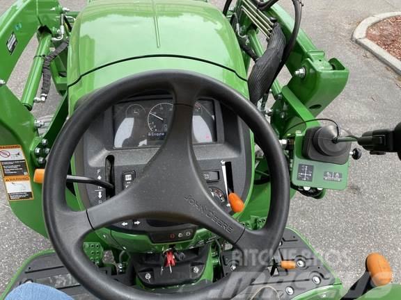 John Deere 3043D Traktori