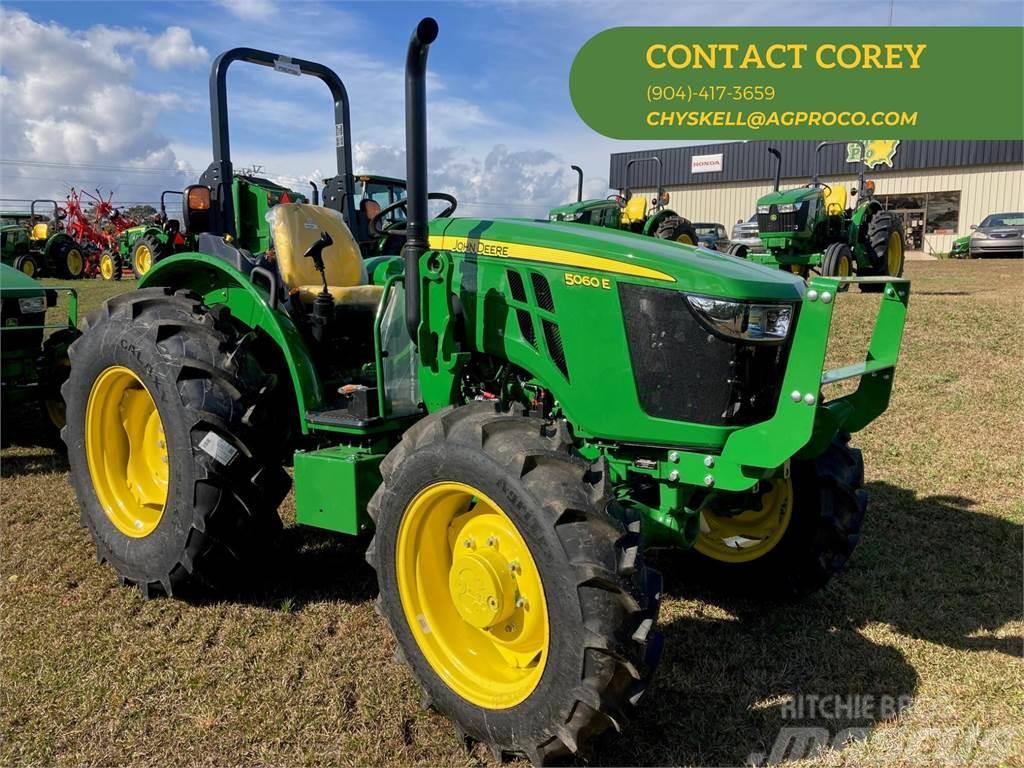 John Deere 5060E Kompaktie traktori