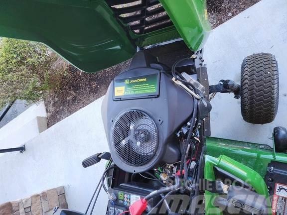 John Deere X350 Kompaktie traktori