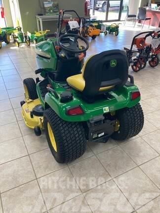 John Deere X570 Kompaktie traktori