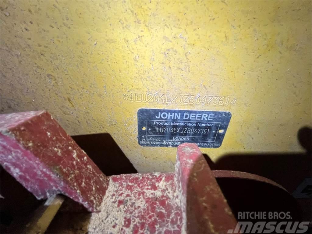 John Deere 204L Iekrāvēji uz riteņiem
