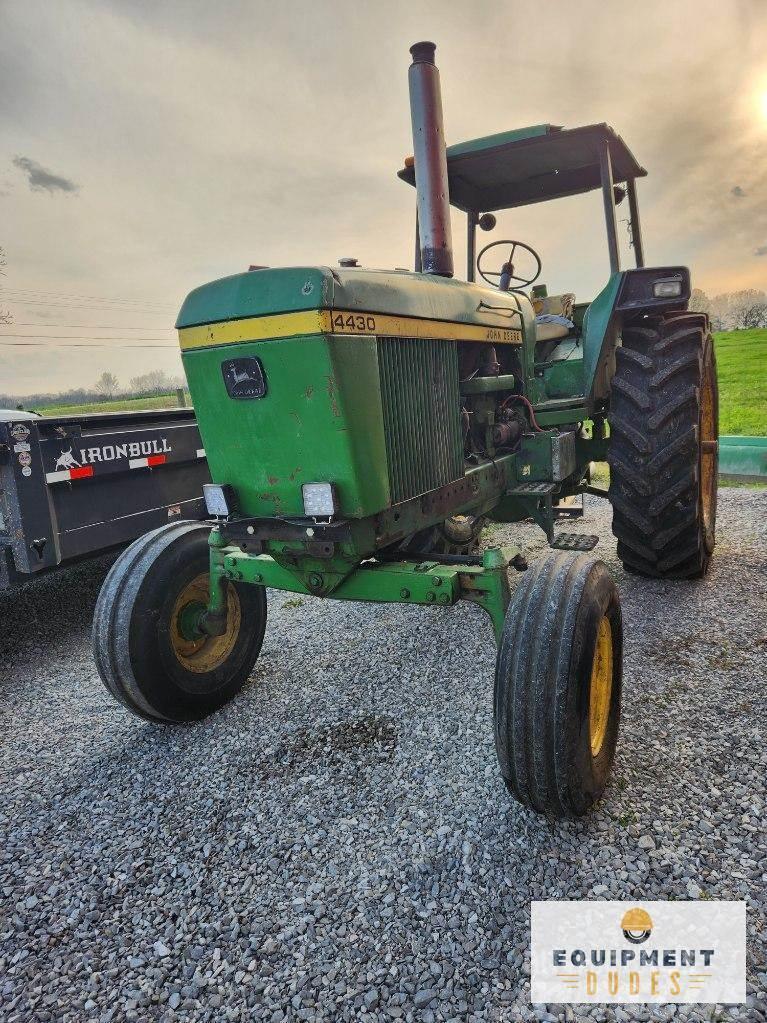 John Deere 4430W Traktori