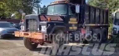 Mack RD690SX Dump Truck Pašizgāzējs
