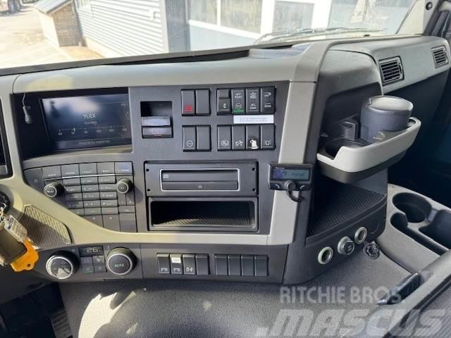 Volvo FM500 8X4*4 Tridem koukkuauto Treileri ar āķi