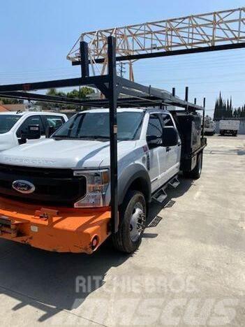 Ford F-550 Super Duty Vieglais kravas automobilis/izkraušana no sāniem