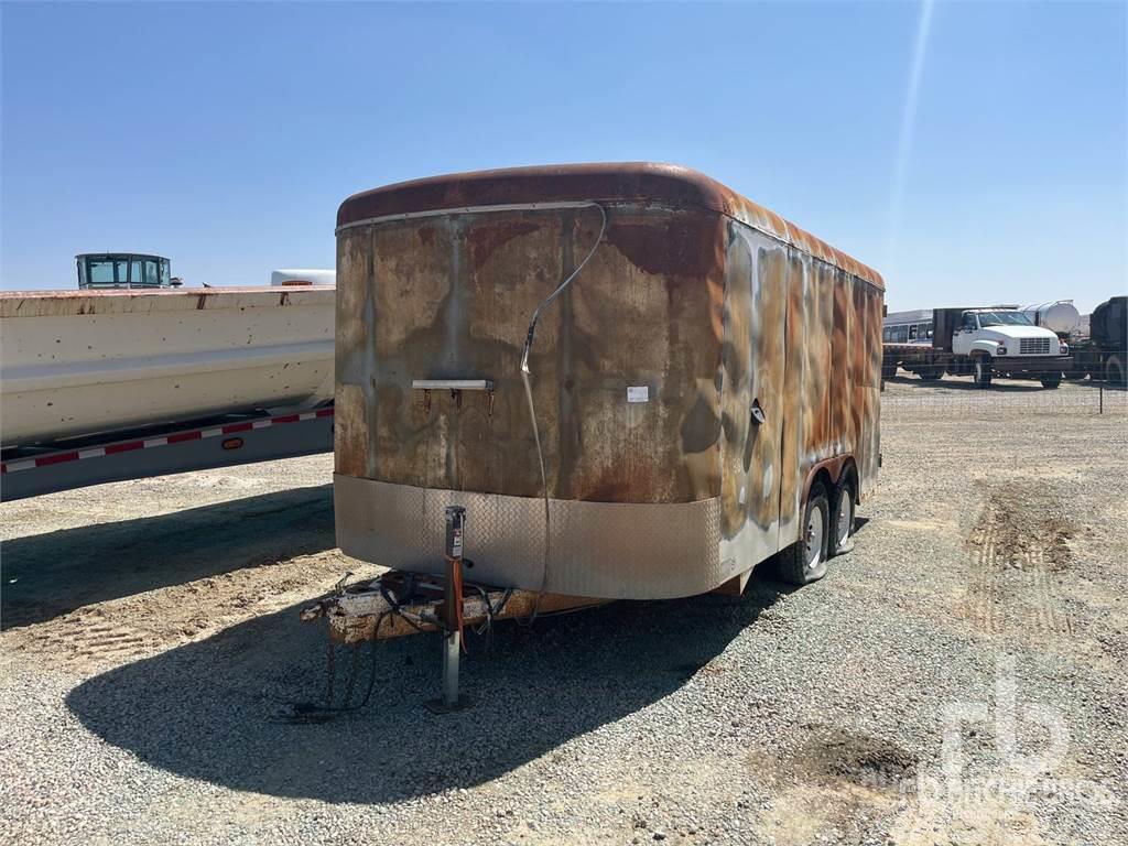 CM TRAILERS 17 ft T/A (Inoperable) Furgons