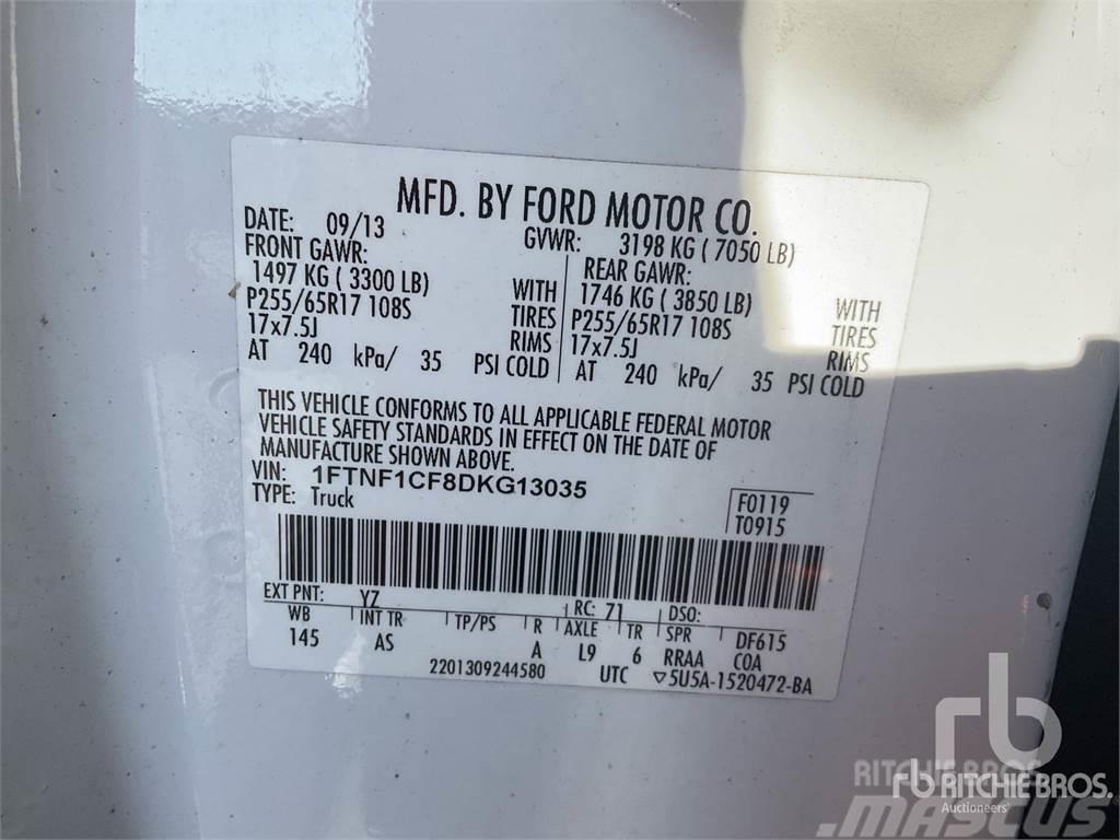 Ford F-150 Vieglais kravas automobilis/izkraušana no sāniem
