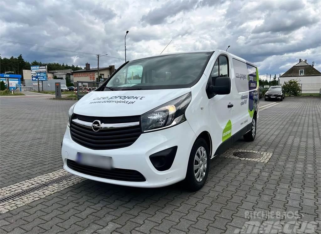 Opel Vivaro Doka Double Cabin Long 6-seater One Owner Kabīnes un interjers