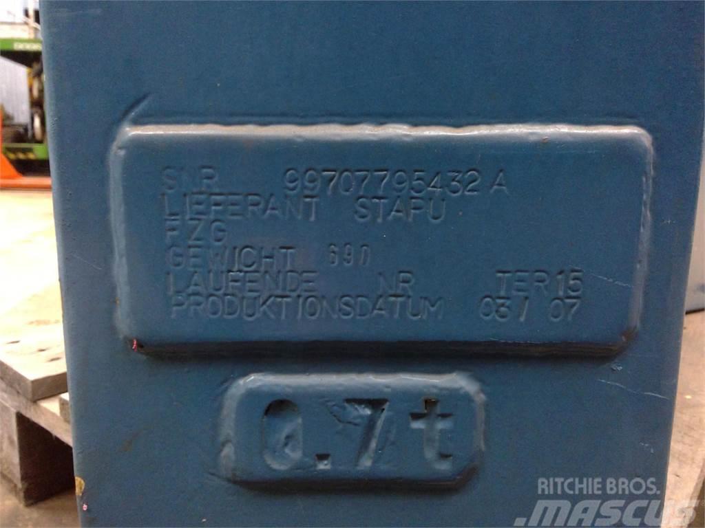 Faun ATF 40G-2 Counterweight 0,7 ton right side Pacēlāju/krānu aprīkojums