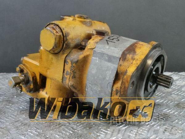 Komatsu Gear pump Komatsu WA400-1 704-30-34110 Citas sastāvdaļas