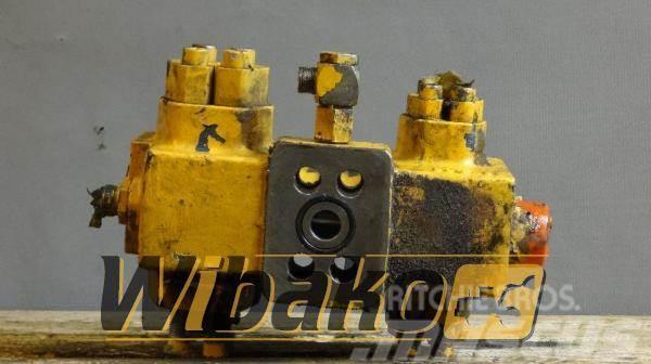 Liebherr Cylinder valve Liebherr R942 Citas sastāvdaļas