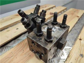 John Deere 6135R (AL205562) hydraulic valve