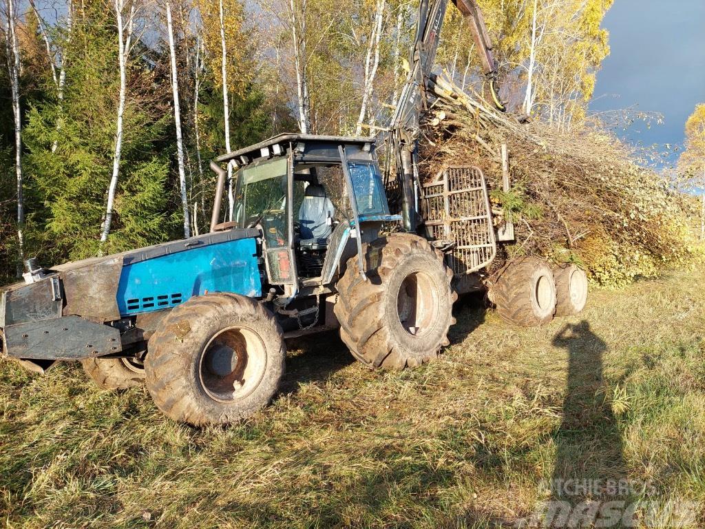 Valtra 8400 Mežizstrādes traktori