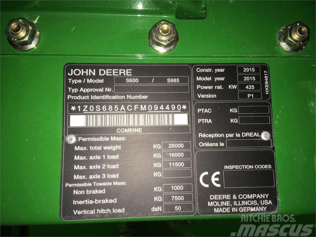 John Deere S685 Ražas novākšanas kombaini