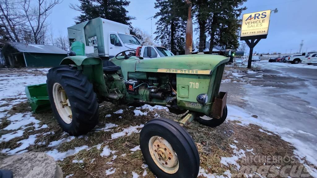 John Deere 710 Traktori