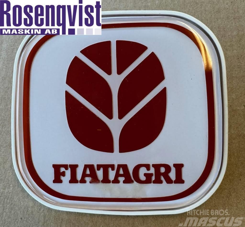 Fiat New genuine Fiat badge 5135072, 5130753 Kabīnes un interjers