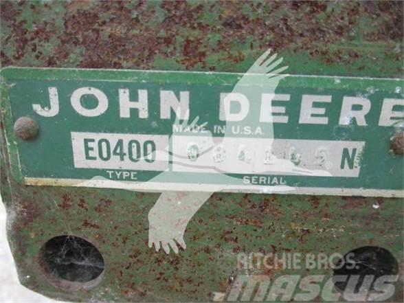 John Deere 400 Cita augsnes apstrādes tehnika un papildaprīkojums