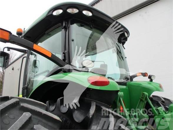 John Deere 8235R Traktori