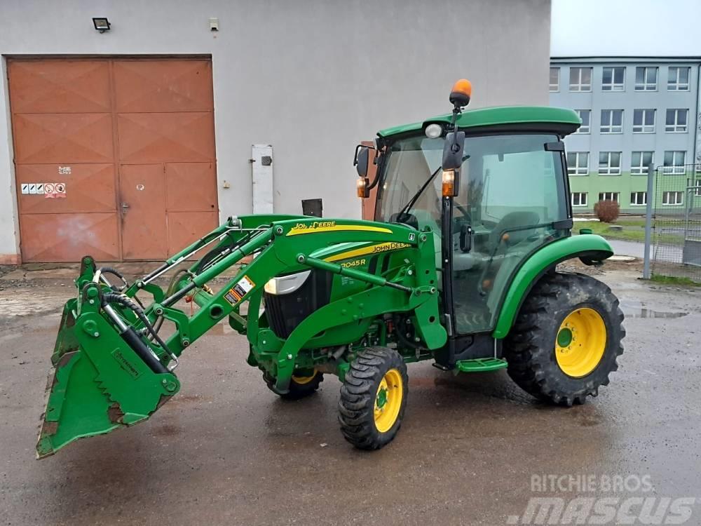 John Deere 3045 R Kompaktie traktori