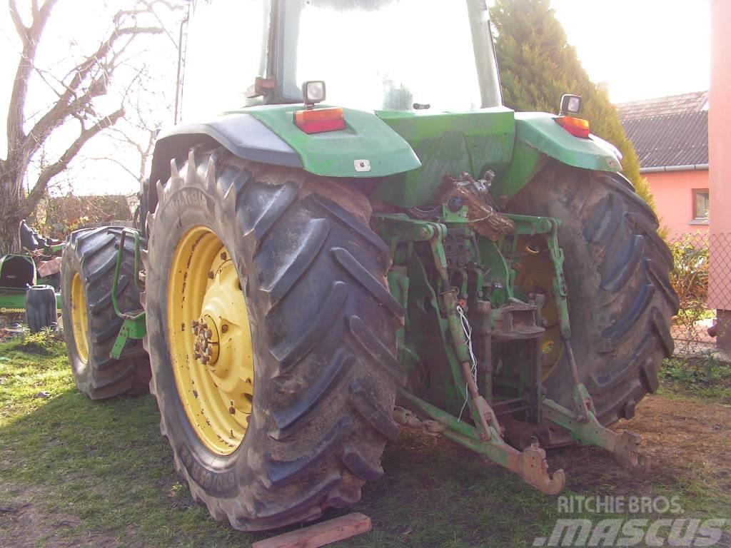 John Deere 8200 Cits traktoru papildaprīkojums