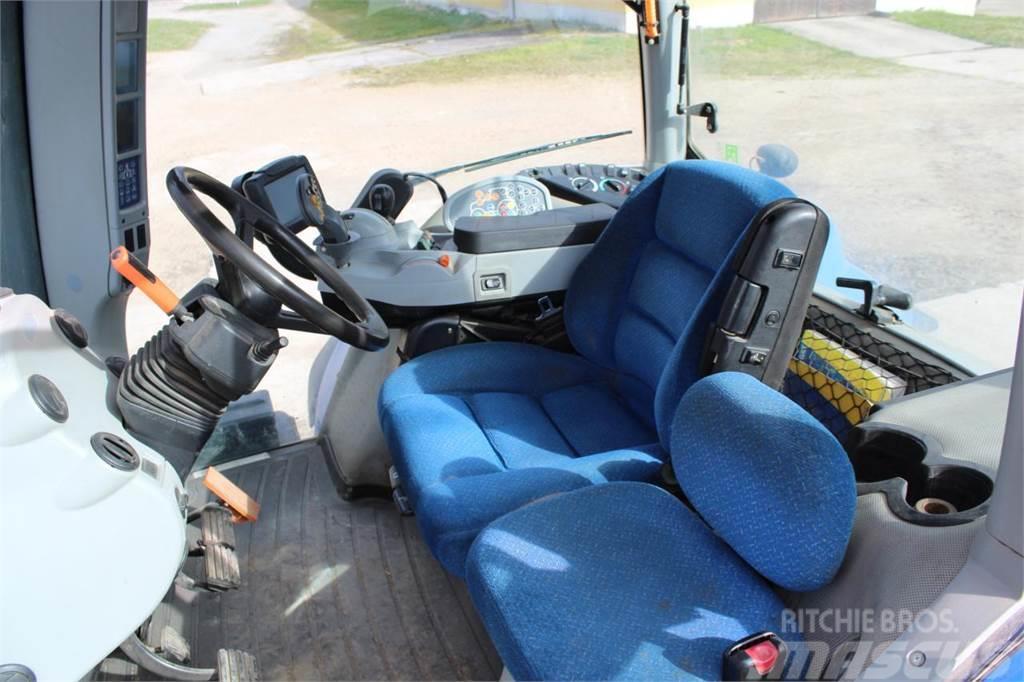 New Holland T8. 330 Traktori