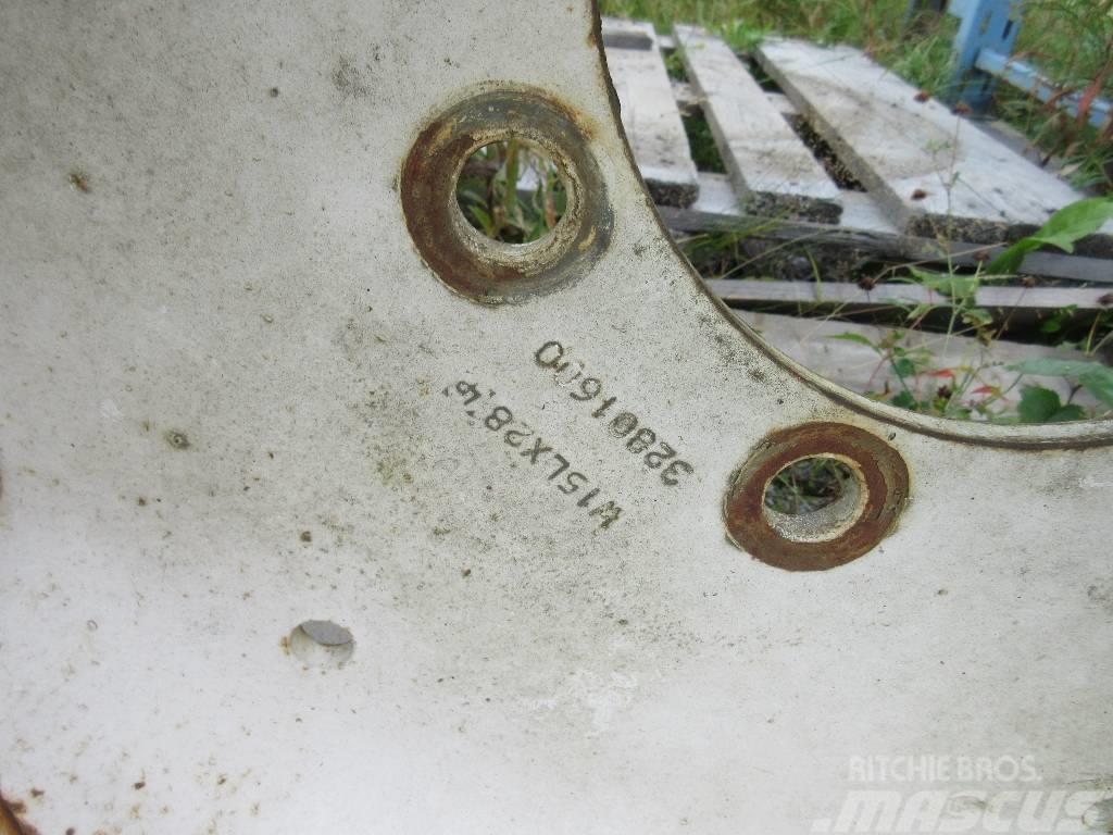 Pronar Käytetty vanne 15" x 28" Riepas, riteņi un diski