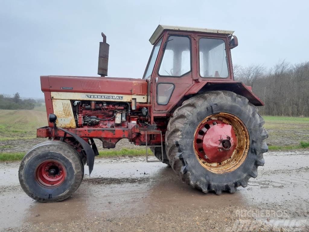International FARMLL 966 og 946 4 WD Traktori