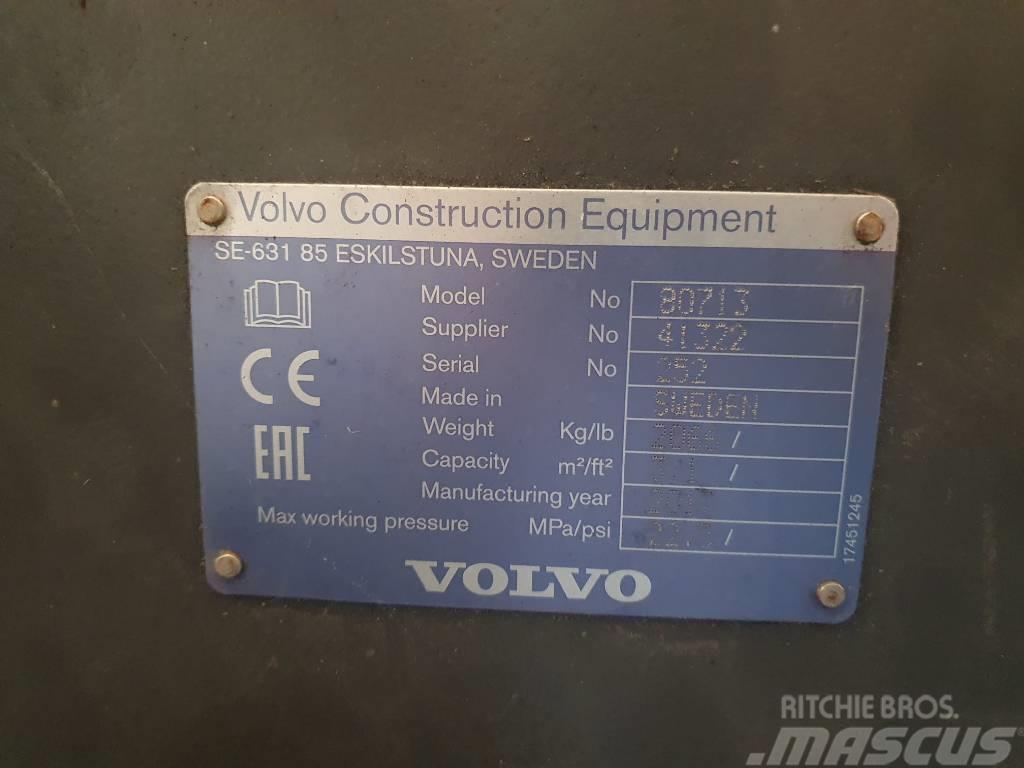 Volvo garra troncos descarga 80713 Satvērējs