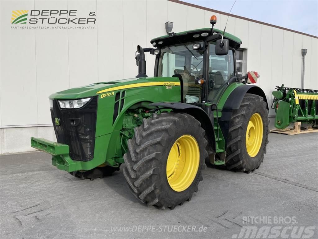 John Deere 8370R Traktori