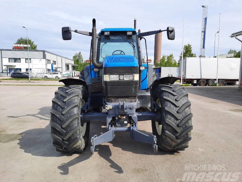 New Holland 8560 RC Traktori