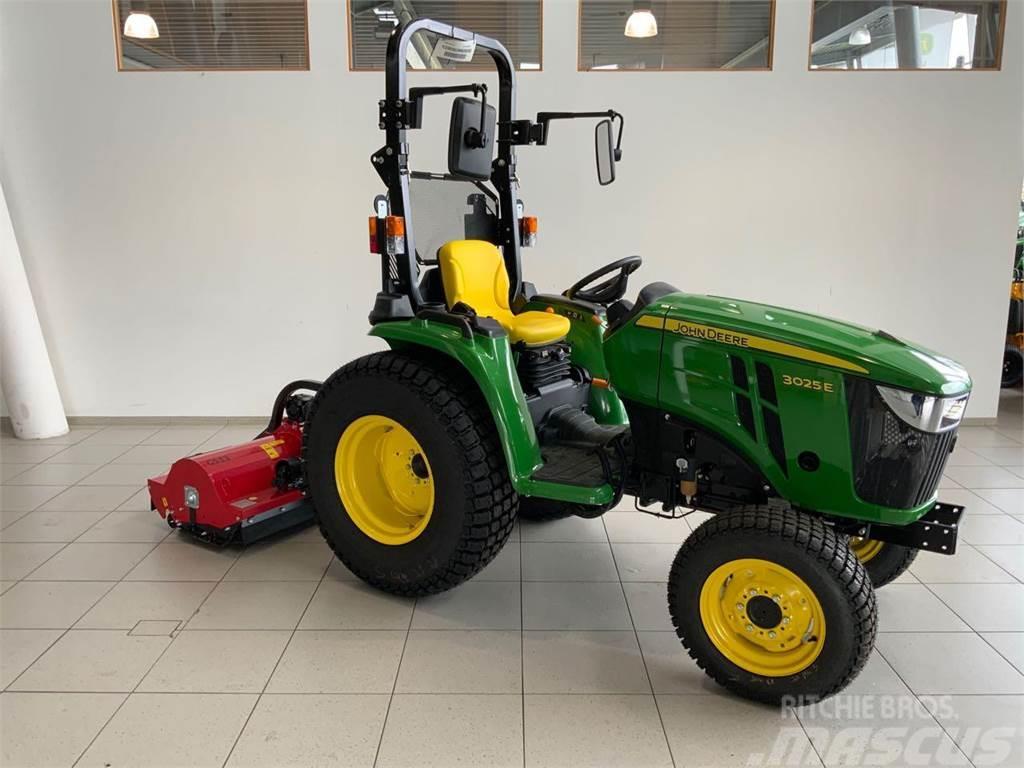 John Deere 3025E Kompaktie traktori