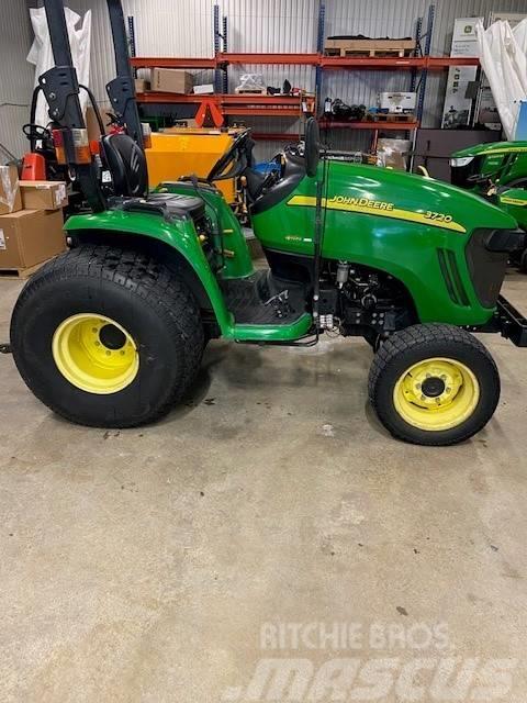 John Deere 3720 Kompaktie traktori