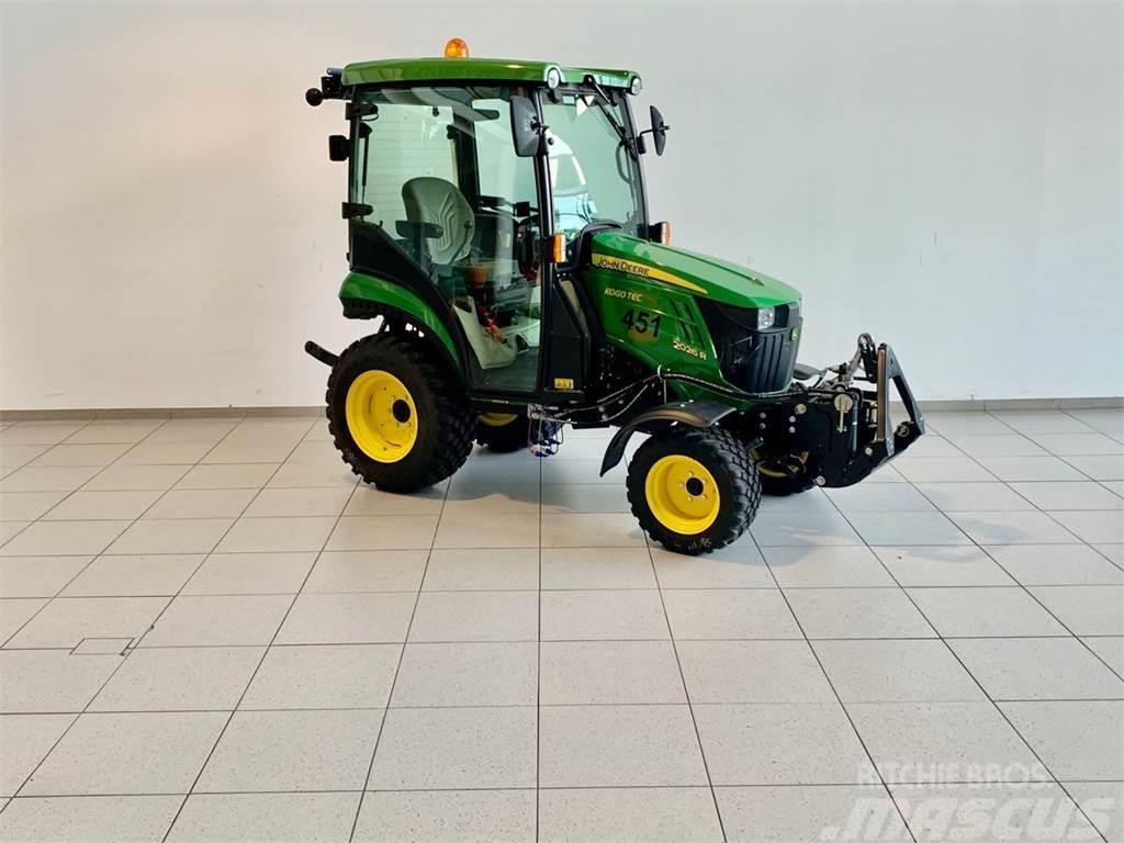John Deere 2026R Kompaktie traktori