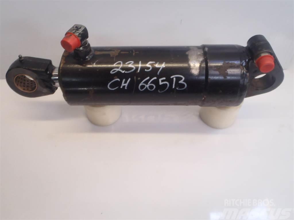 Challenger MT665B Lift Cylinder Hidraulika
