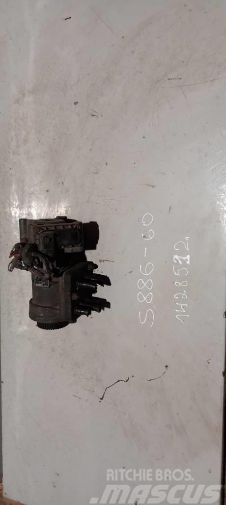 Scania R144.530 brake main valve 1428512 Bremzes