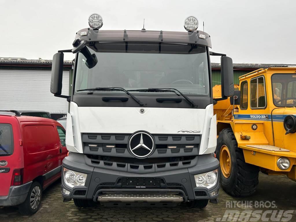 Mercedes-Benz 3246 B 8X4/4 Kabeļu pacēlājs nomontējamām kravas mašīnām