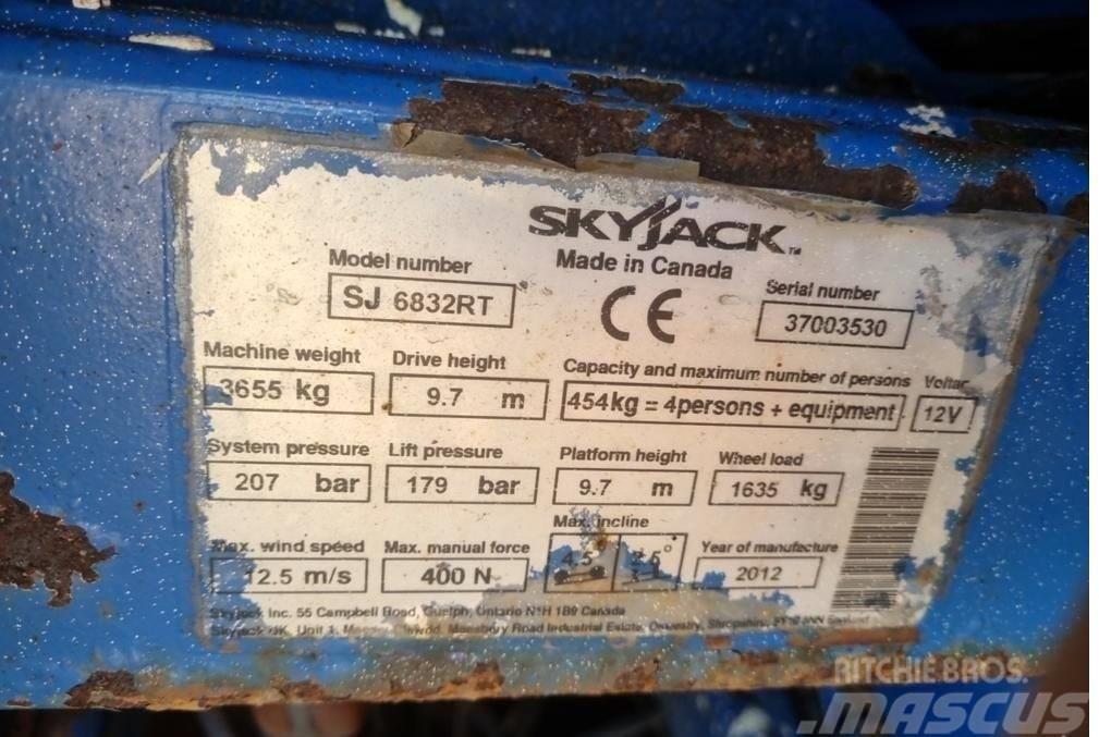 SkyJack SJ 6832 RT Šķerveida pacēlāji