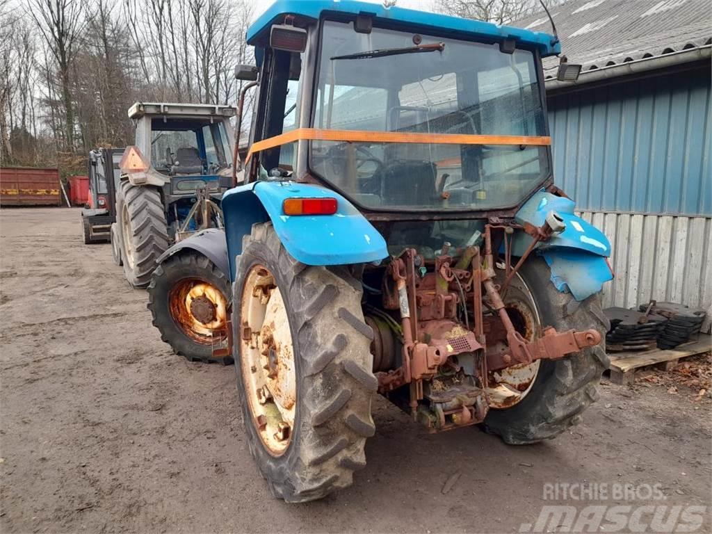 New Holland 4835 Traktori