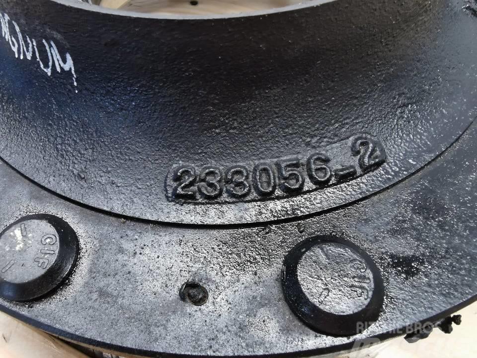 CASE MX 230 Magnum {Dana front wheel hub Riepas, riteņi un diski