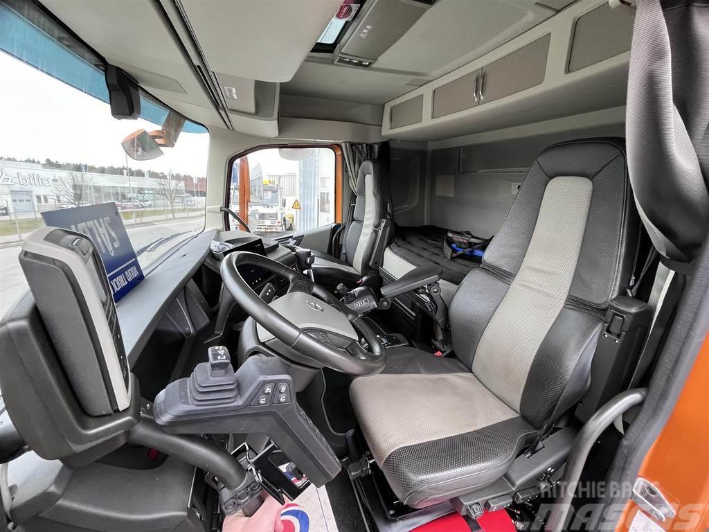 Volvo FH Kranväxlare med front plog & Reco drive Treileri ar āķi
