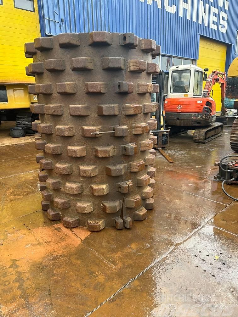 Padfoot shell 146cm diameter Veltņi