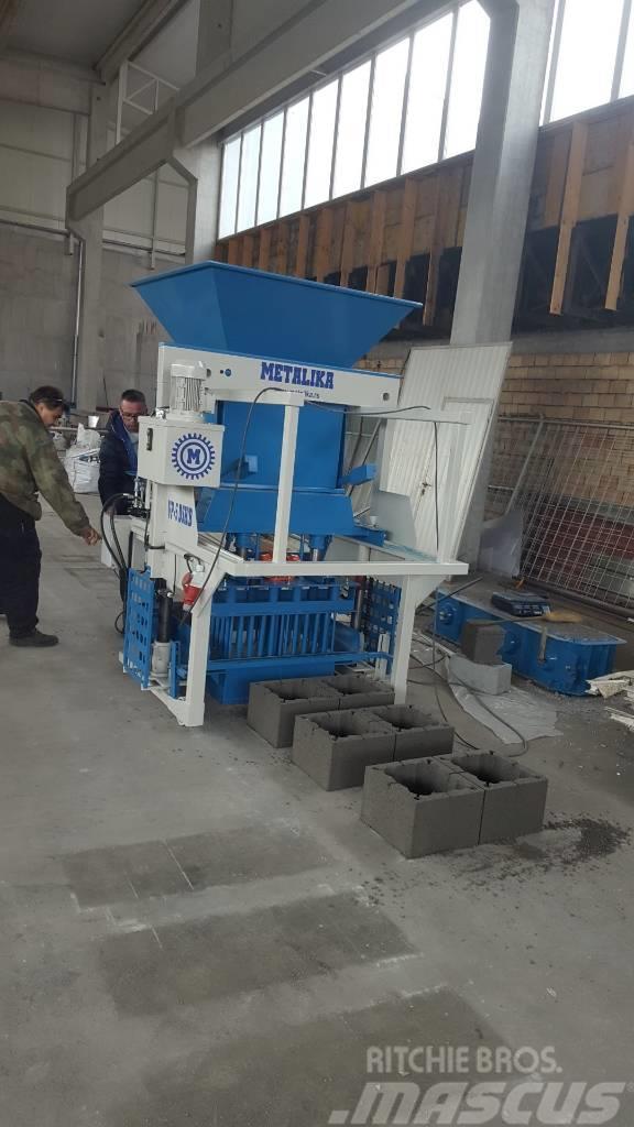 Metalika Concrete block making machine Akmens/betona mašīnas