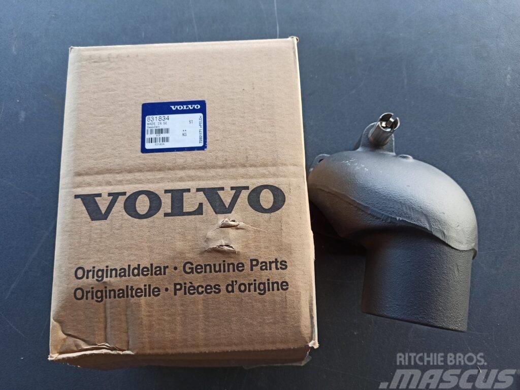 Volvo EXHAUST PIPE 831834 Dzinēji