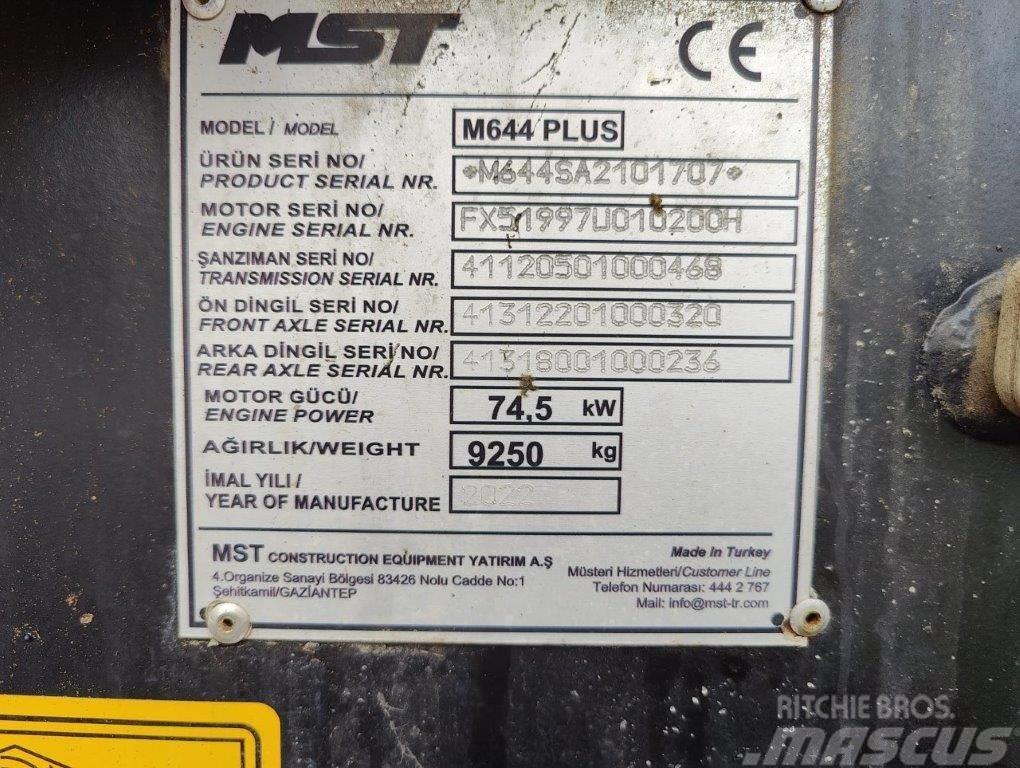 MST M644PLUS Ekskavatori-iekrāvēji