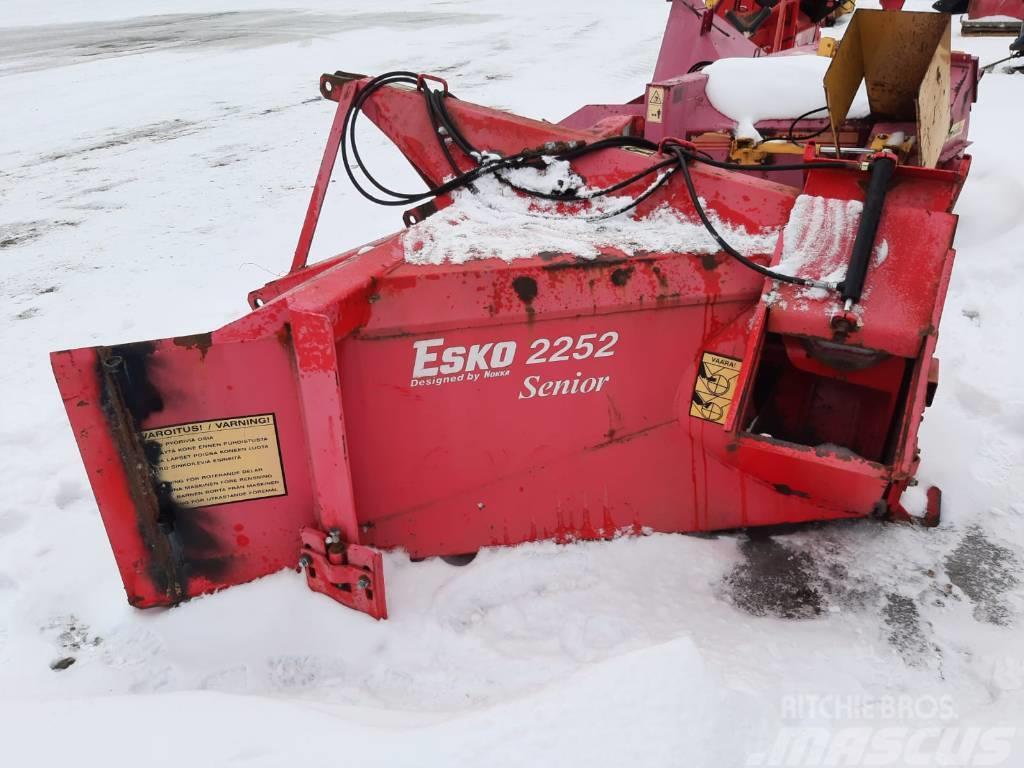 Esko 2252 Senior Sniega metēji
