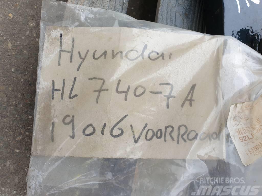 Hyundai HL740-7A bucket linkage Šasija un piekare