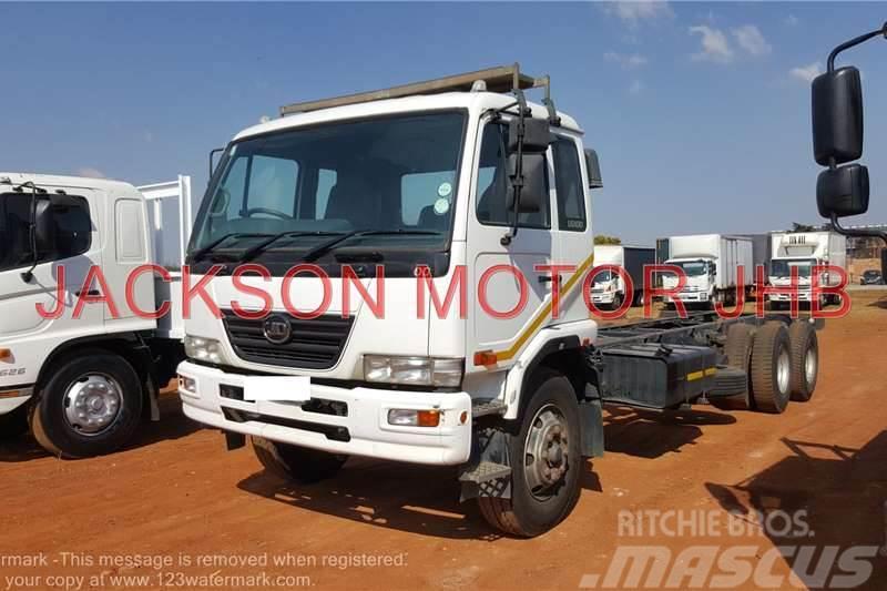 Nissan UD100, 6x2 TAG AXLE CHASSIS CAB Citi