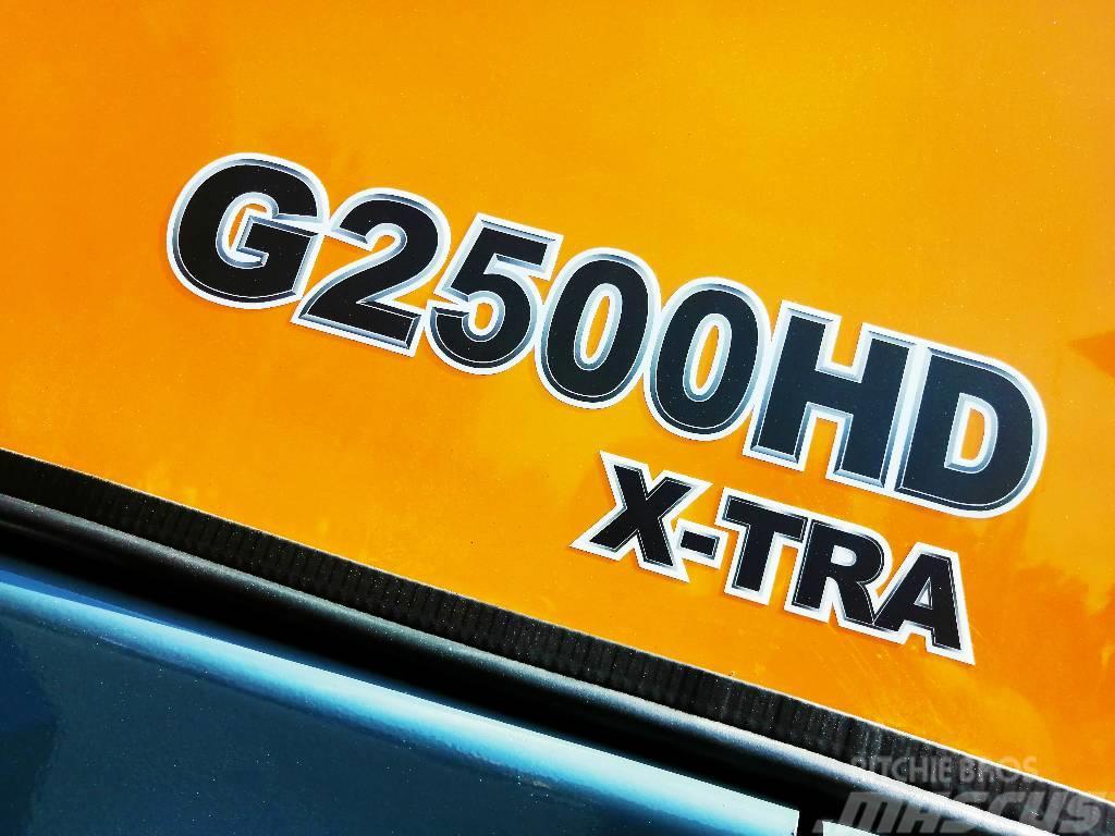 GiANT G2500 X-TRA HD Kompaktradlader Hoflader Hoftrak Lietoti riteņu kompaktiekrāvēji