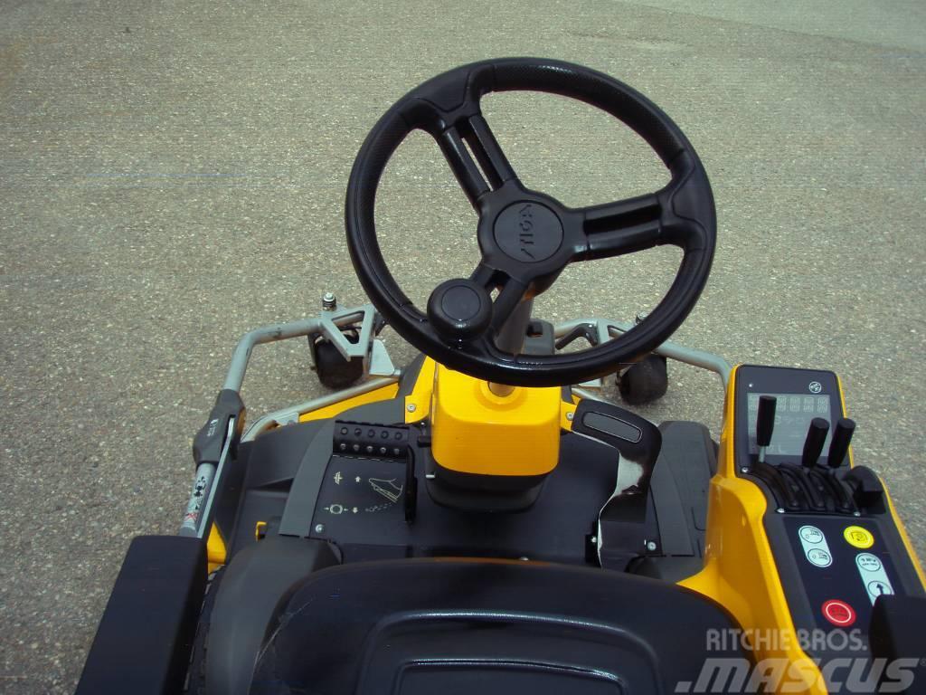 Stiga Park 740 IOX med C110 pro quick flip Mauriņa traktors